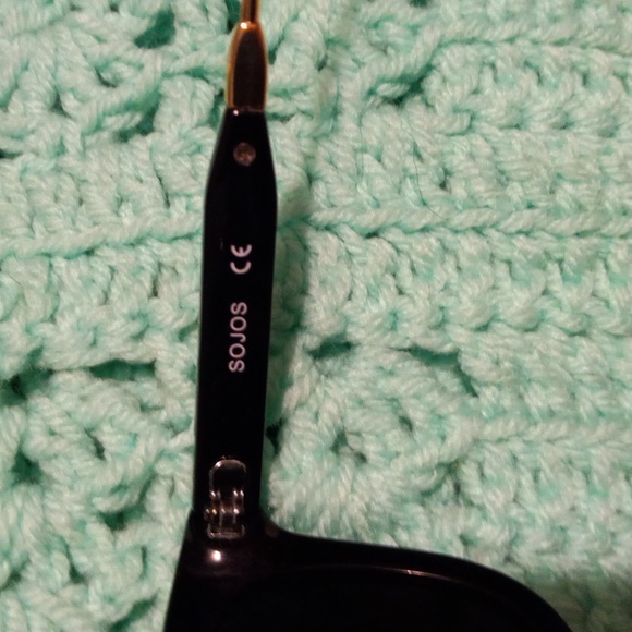 SOJOS BLACK CAT EYE SUNGLASSES - Picture 5 of 7